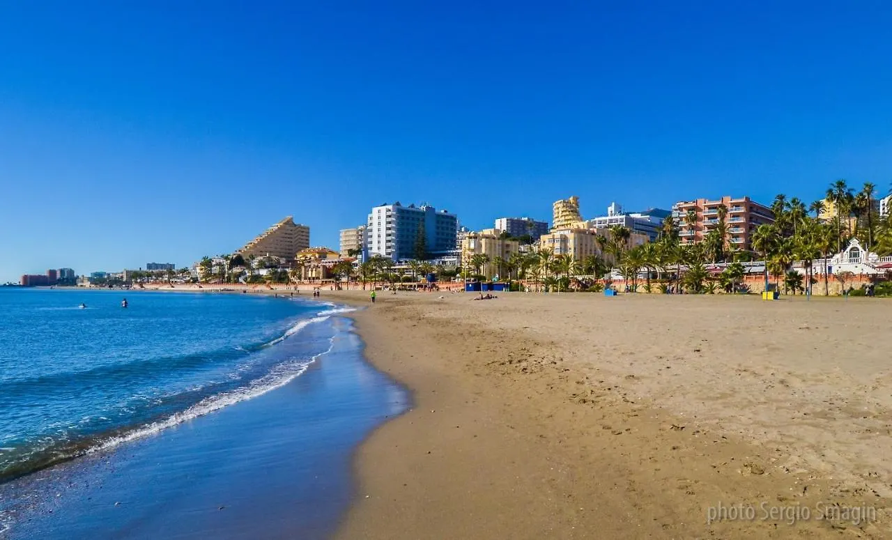 Apartamento PUEBLO DEL PARQUE 3- Terraza, jardín, barbacoa y piscina Benalmádena